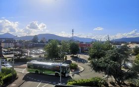 Bel appartement, grand balcon et parking privé