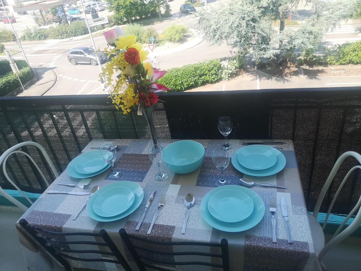 Bel appartement, grand balcon et parking privé Sélestat Esterno foto
